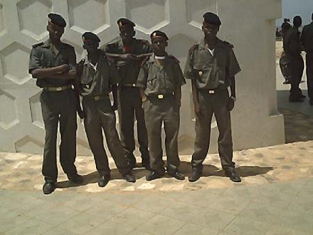 j sius l dernier a ta droite